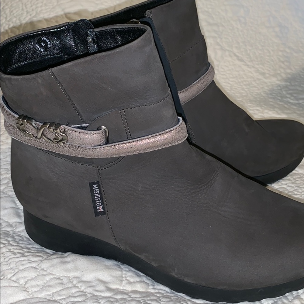 Mephisto boots EUC barely worn